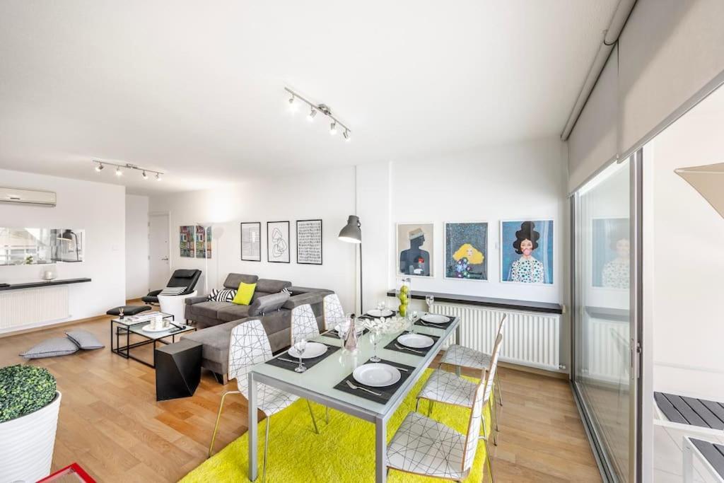 Luxurious Bright & Stylish 2Br With Office In Nicosia Apartamento Exterior foto
