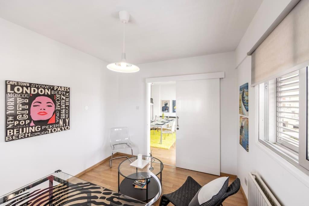 Luxurious Bright & Stylish 2Br With Office In Nicosia Apartamento Exterior foto