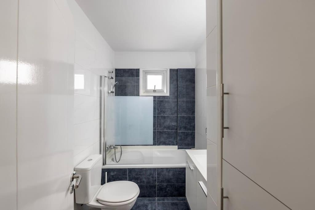 Luxurious Bright & Stylish 2Br With Office In Nicosia Apartamento Exterior foto